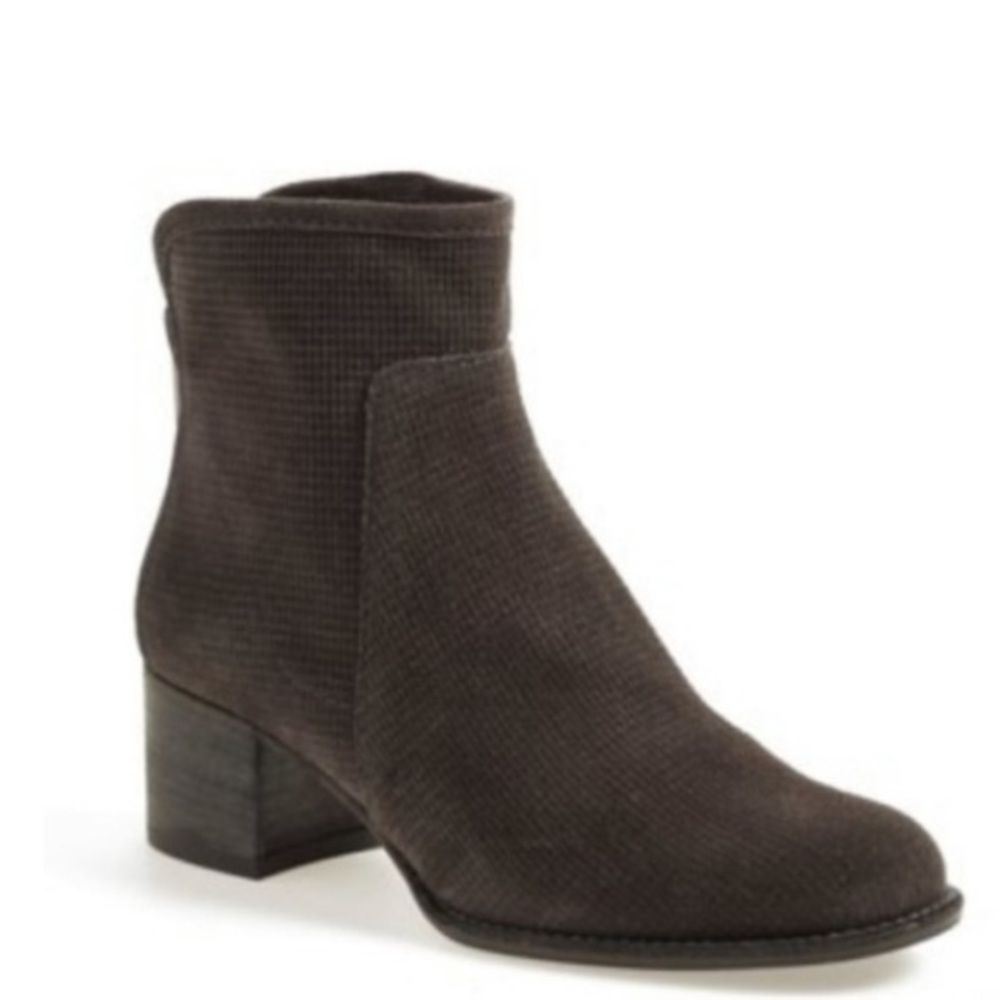 Aquatalia  "Taylor" gray leather booties. Size 11